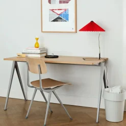 HAY Pyramid 01 skrivbord Oak clear lacquer-140x65cm-svart stålstativ