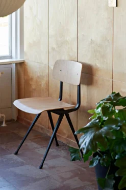 HAY Result stol Ek-svart stålstativ