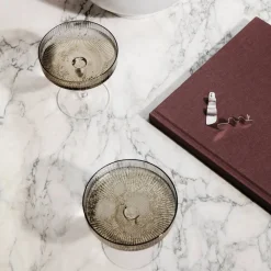 Ferm Living Ripple champagneglas 2-pack Smoked grey