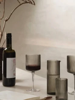 Ferm Living Ripple rödvinsglas 32 5 cl 2-pack Smoked grey