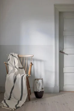 Mette Ditmer Shadow pläd Off-white-grey 130x175 cm