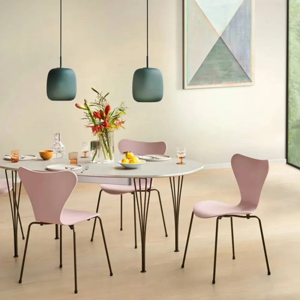 Fritz Hansen Sjuan 3107 stol Körsbär-klarlackad-kromat stålstativ