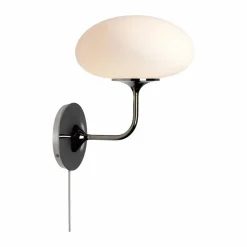 GUBI Stemlite vägglampa Black chrome-opalglas