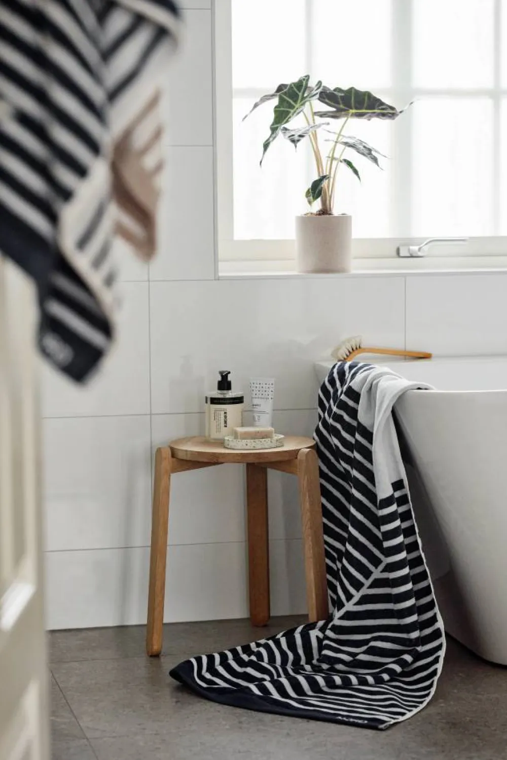 Clearance NJRD Stripes badhandduk 100x150 cm Blå