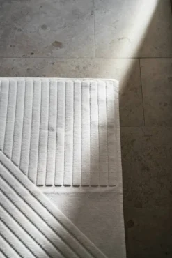 NJRD Stripes badrumsmatta 50x90 cm Vit
