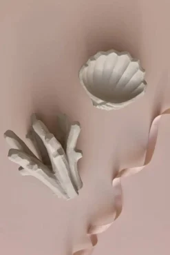 Cooee Design The Clam Shell skulptur 13 cm Limestone