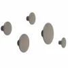 Barn Muuto The Dots klädkrok taupe Ø6 5 cm