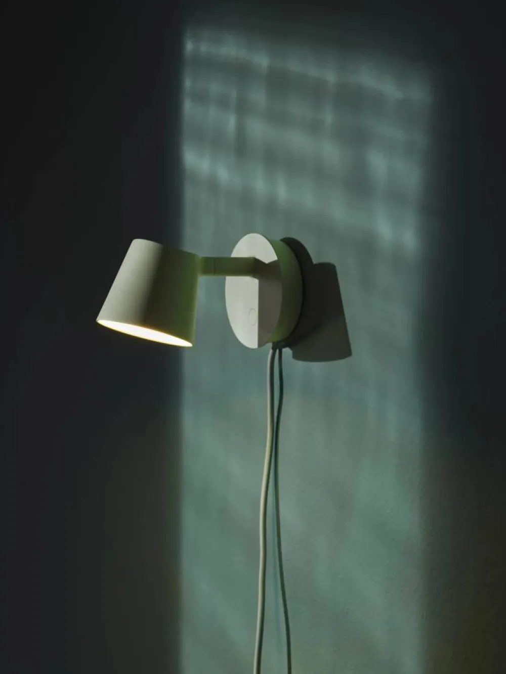 Muuto Tip vägglampa Ljusgrön