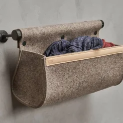 Essem Design Ulrika väggförvaring Naturull-svart
