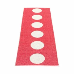 Pappelina Vera gångmatta red/vanilla 70x225 cm