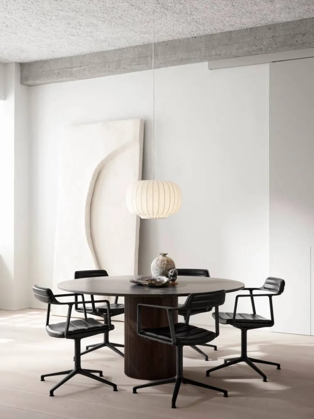 Vipp 495 Cabin matbord Ø150 cm Grey marble-dark oak