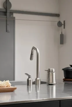 Sale Vipp 9 tvålpump 400 ml Stainless steel
