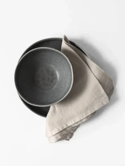 New Tell Me More Washed linen tygservett 45x45 cm Warm grey