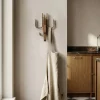 Online Cooee Design Woody krok Three Mörkbetsad ek